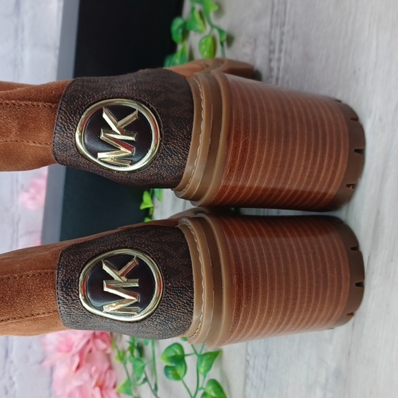 Michael Kors Cyrus Lug Sole Suede Boot NWOB - Picture 5 of 9